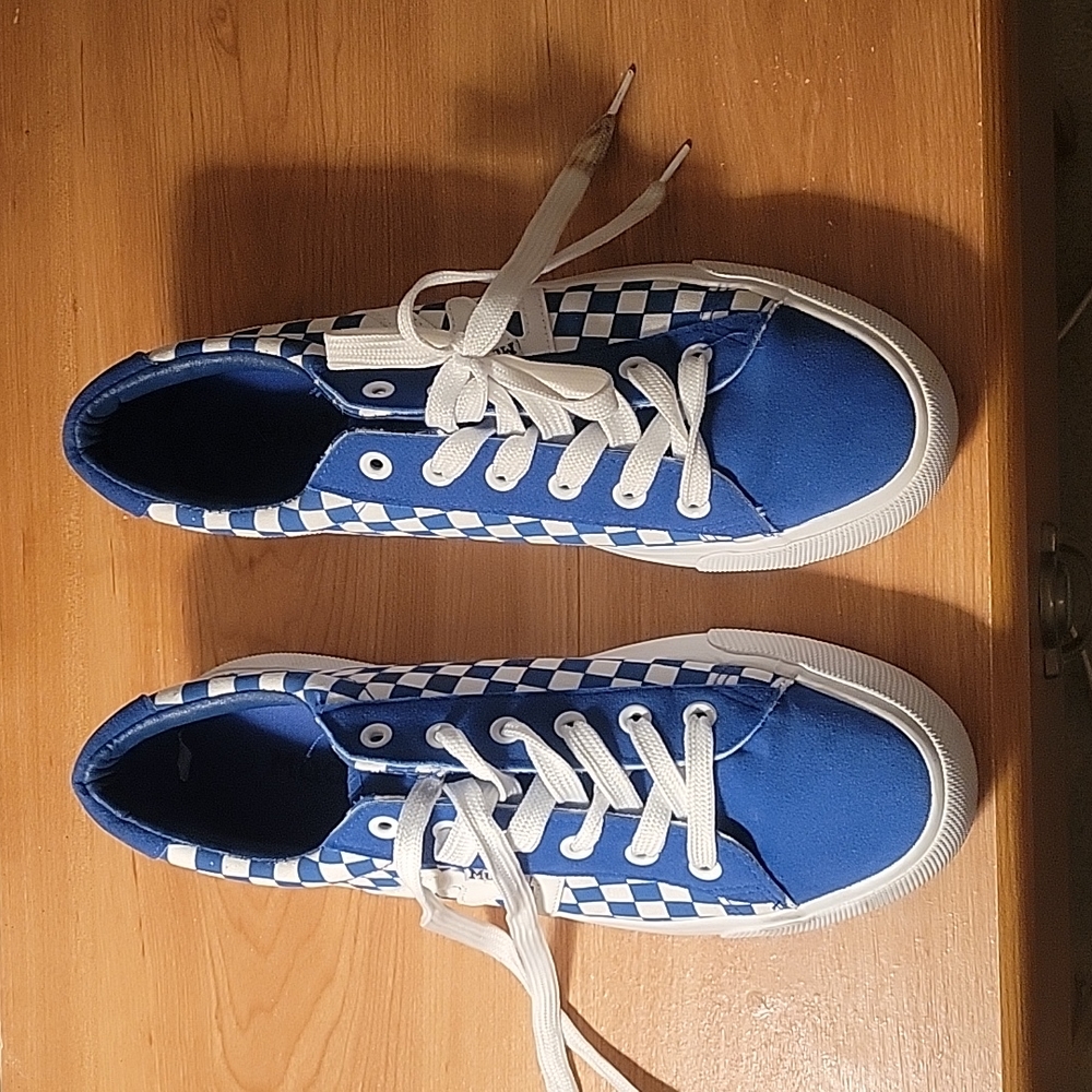 Mudd sneakers Size 11